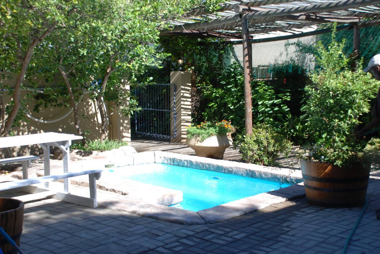 86 On Langenhoven Bed & Breakfast Oudtshoorn Dış mekan fotoğraf