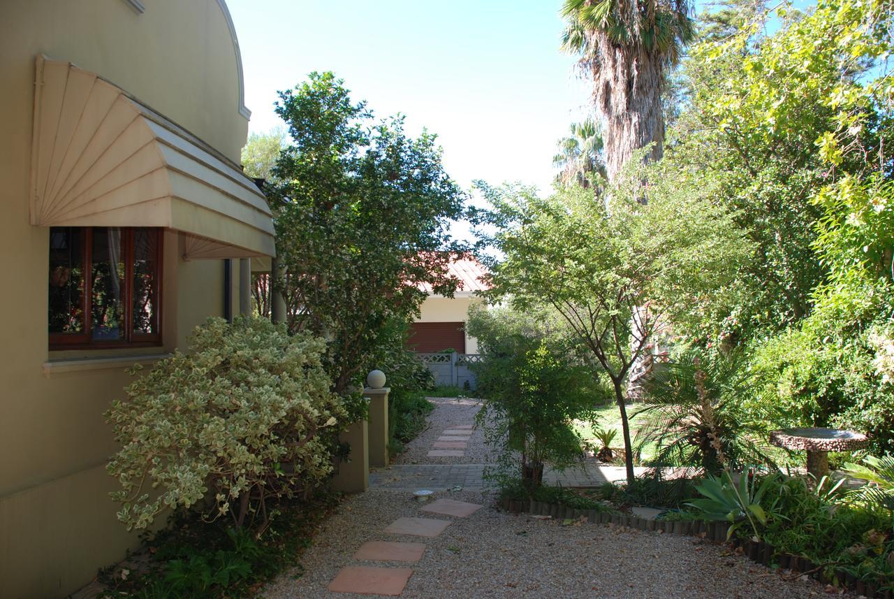 86 On Langenhoven Bed & Breakfast Oudtshoorn Dış mekan fotoğraf